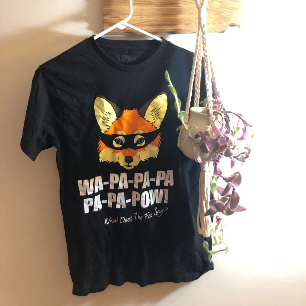 Black what does the fox say t- shirt
